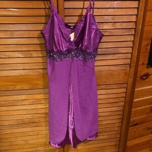 Elegant Purple Lace Trim Nightgown